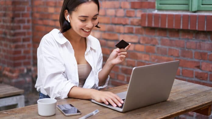 Hello Bank : tarifs des cartes bancaires et services